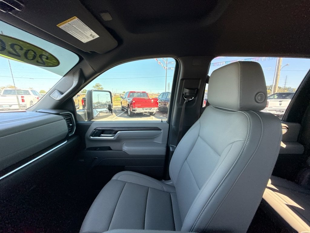 Pre-Owned 2026 GMC Sierra 3500HD SLT - photo - 30