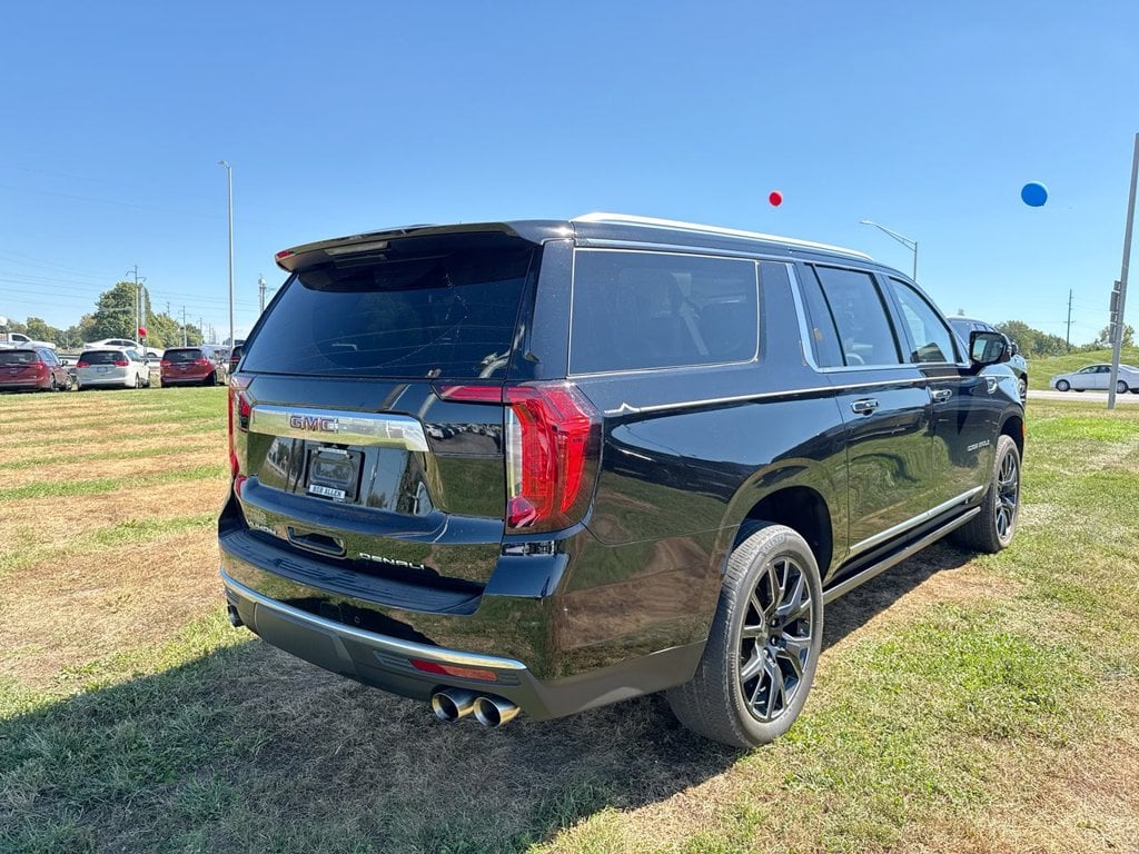 Pre-Owned 2023 GMC Yukon XL Denali - photo - 12