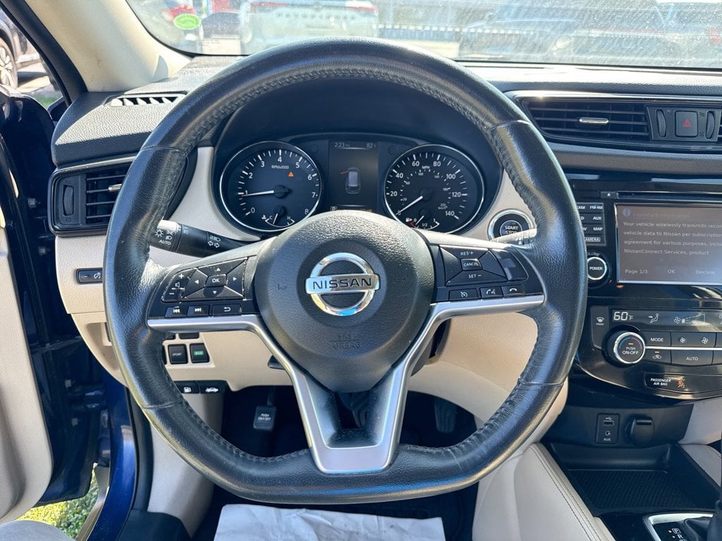 Pre-Owned 2017 Nissan Rogue SL - photo - 15