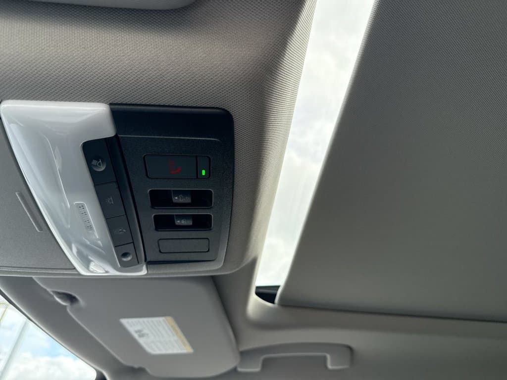 New 2026 Nissan Rogue Platinum - photo - 32