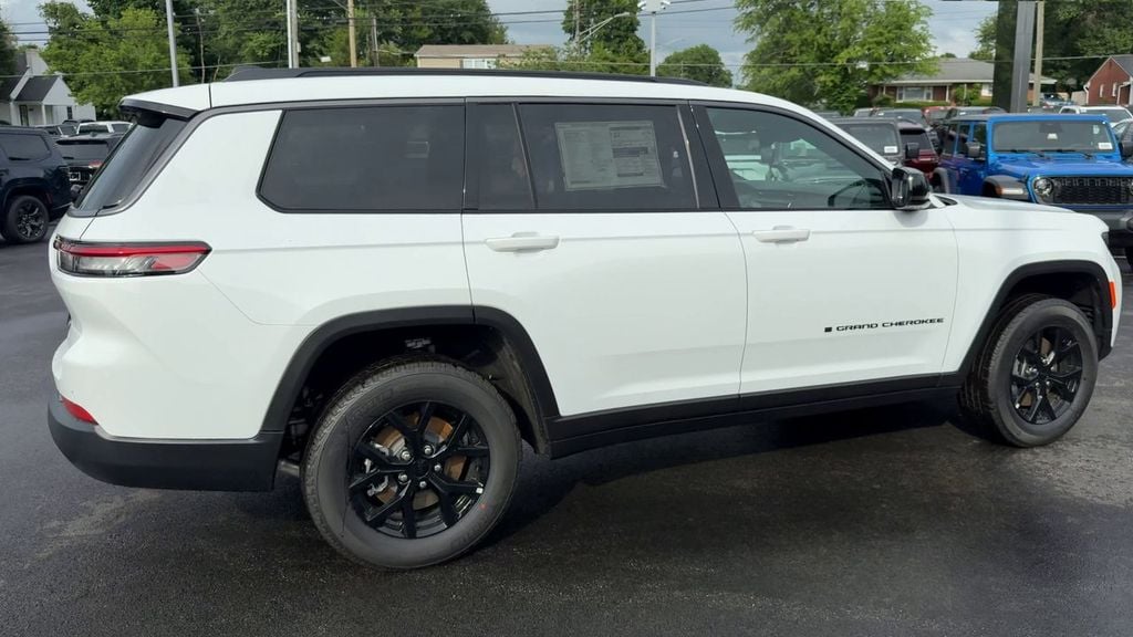 New 2026 Jeep Grand Cherokee L Altitude - photo - 6