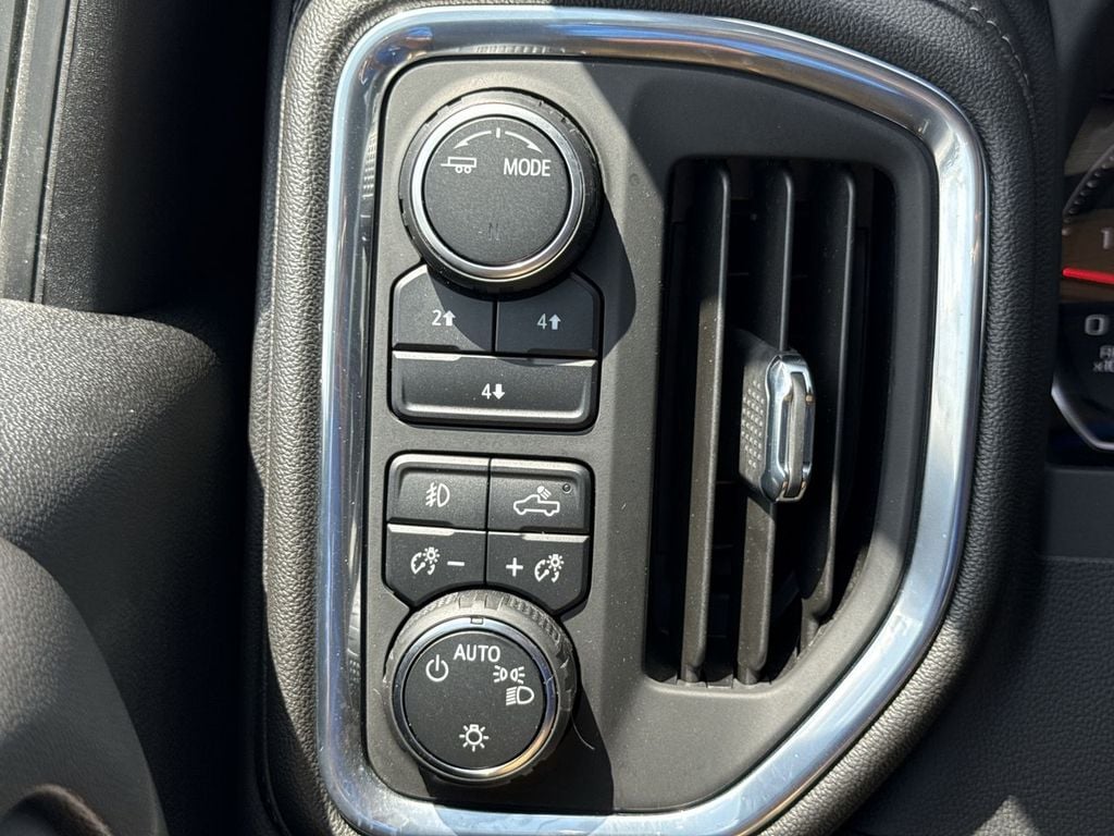 Pre-Owned 2023 Chevrolet Silverado 2500HD LT - photo - 30