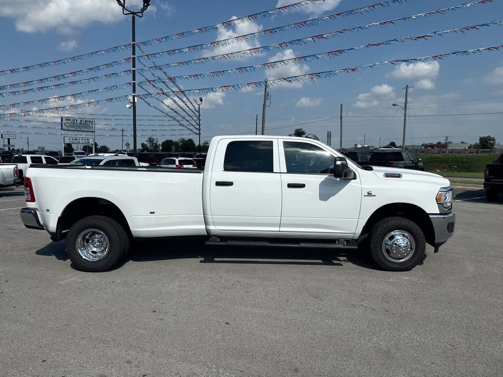 Pre-Owned 2024 Ram 3500 Tradesman - photo - 5
