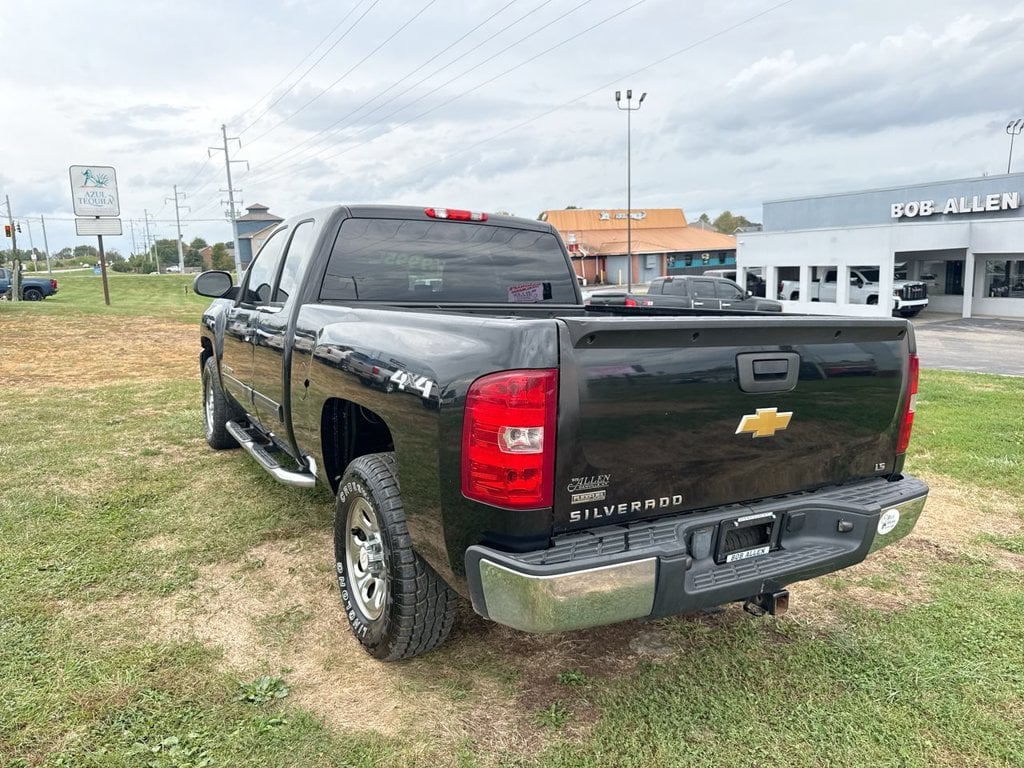 Pre-Owned 2012 Chevrolet Silverado 1500 LS - photo - 3