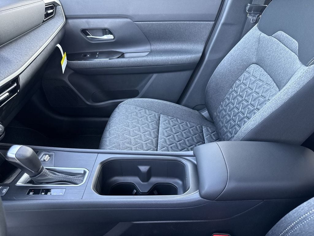 New 2026 Nissan Kicks SV - photo - 24