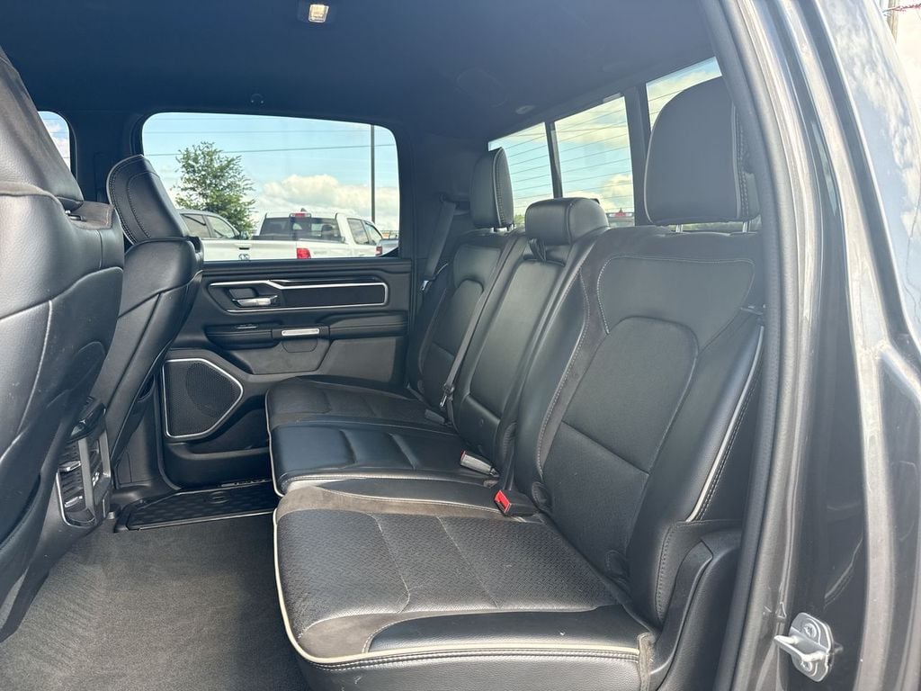 Pre-Owned 2022 Ram 1500 Laramie - photo - 18