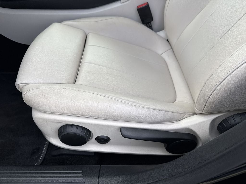 Pre-Owned 2022 Mercedes-Benz A-Class A 220 - photo - 21