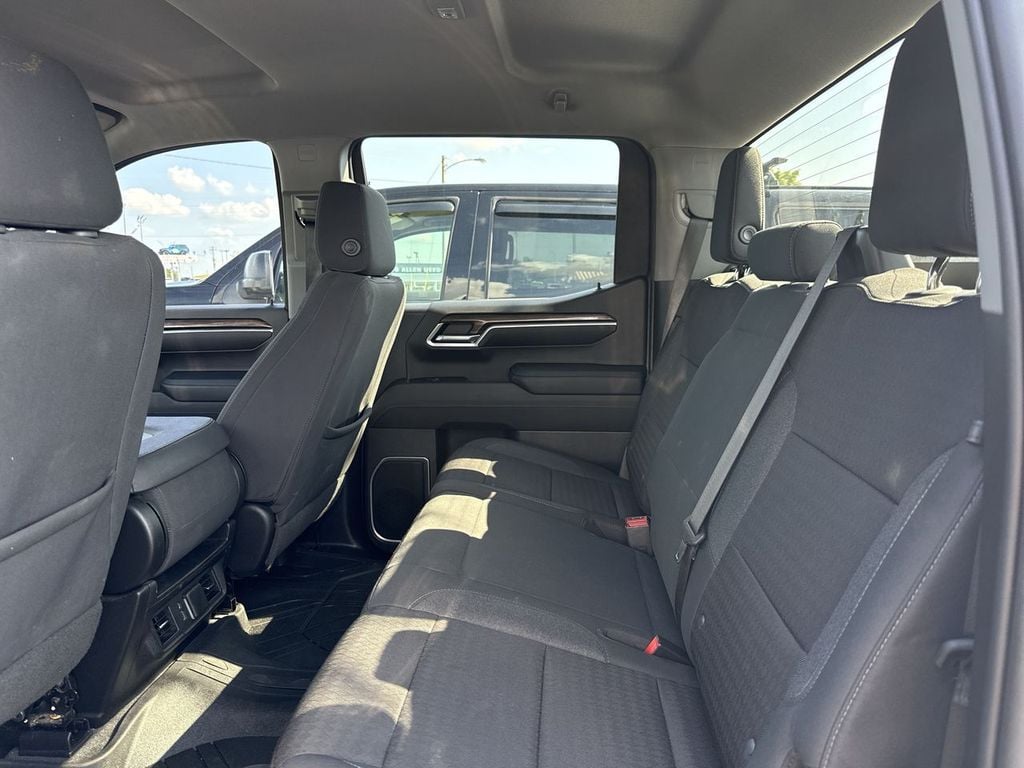 Pre-Owned 2023 Chevrolet Silverado 1500 RST - photo - 18