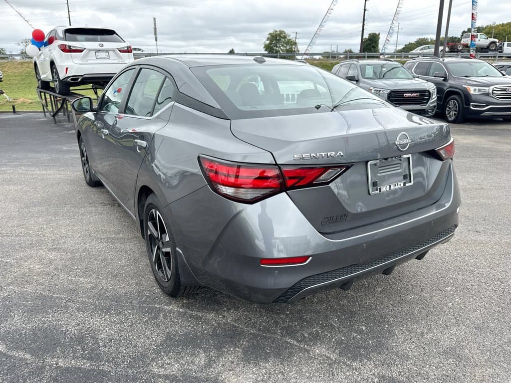 Pre-Owned 2025 Nissan Sentra SV - photo - 11