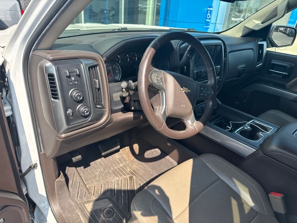 Pre-Owned 2017 Chevrolet Silverado 1500 LTZ - photo - 10
