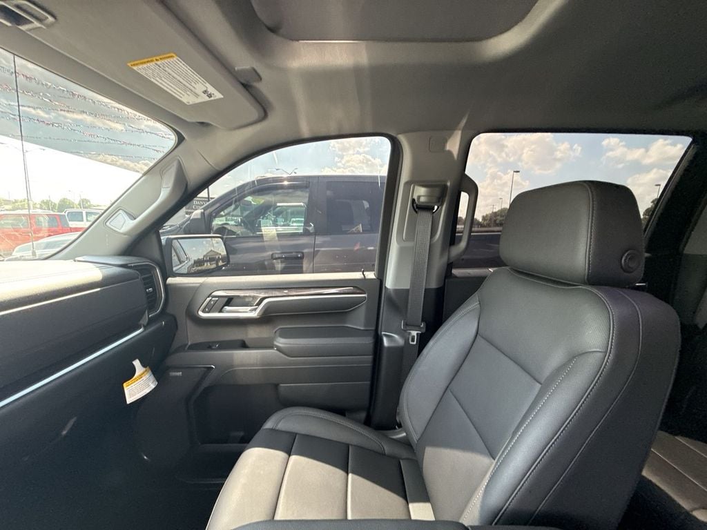 Pre-Owned 2026 Chevrolet Silverado 1500 LTZ - photo - 30