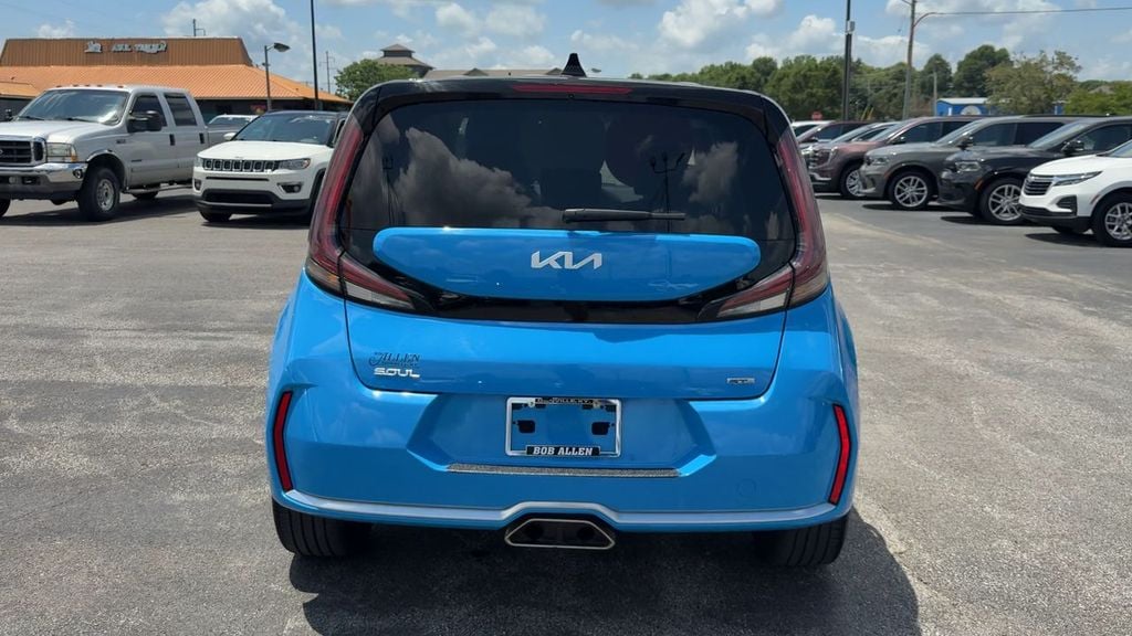 Pre-Owned 2024 Kia Soul GT-Line - photo - 5