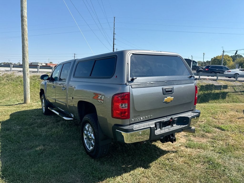 Pre-Owned 2013 Chevrolet Silverado 2500HD LT - photo - 3