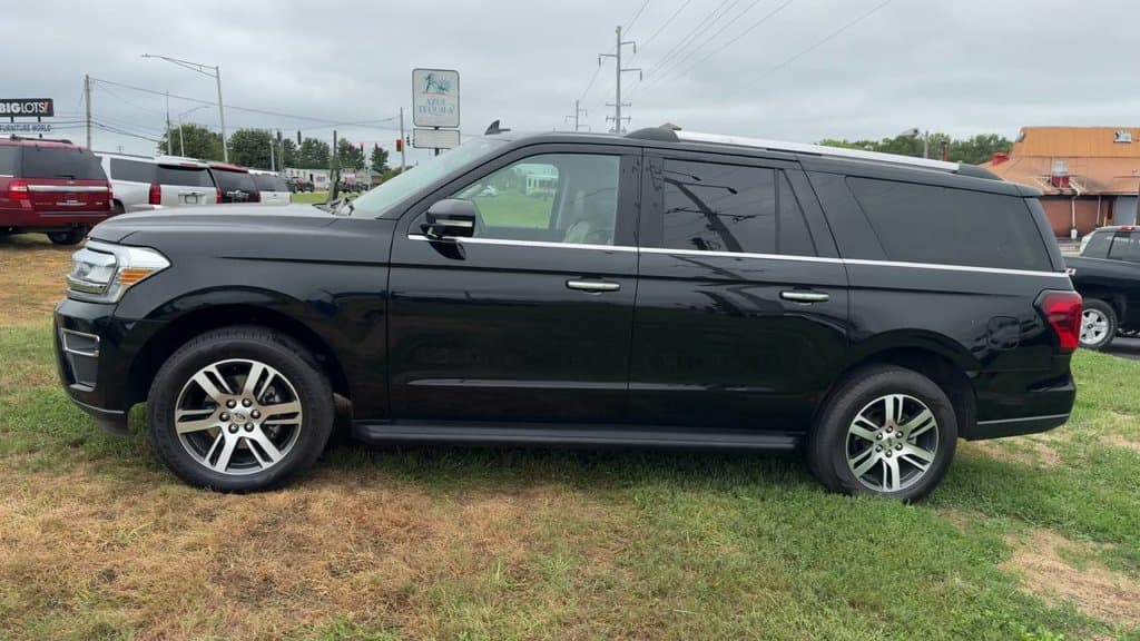 Pre-Owned 2024 Ford Expedition Max Limited - photo - 2