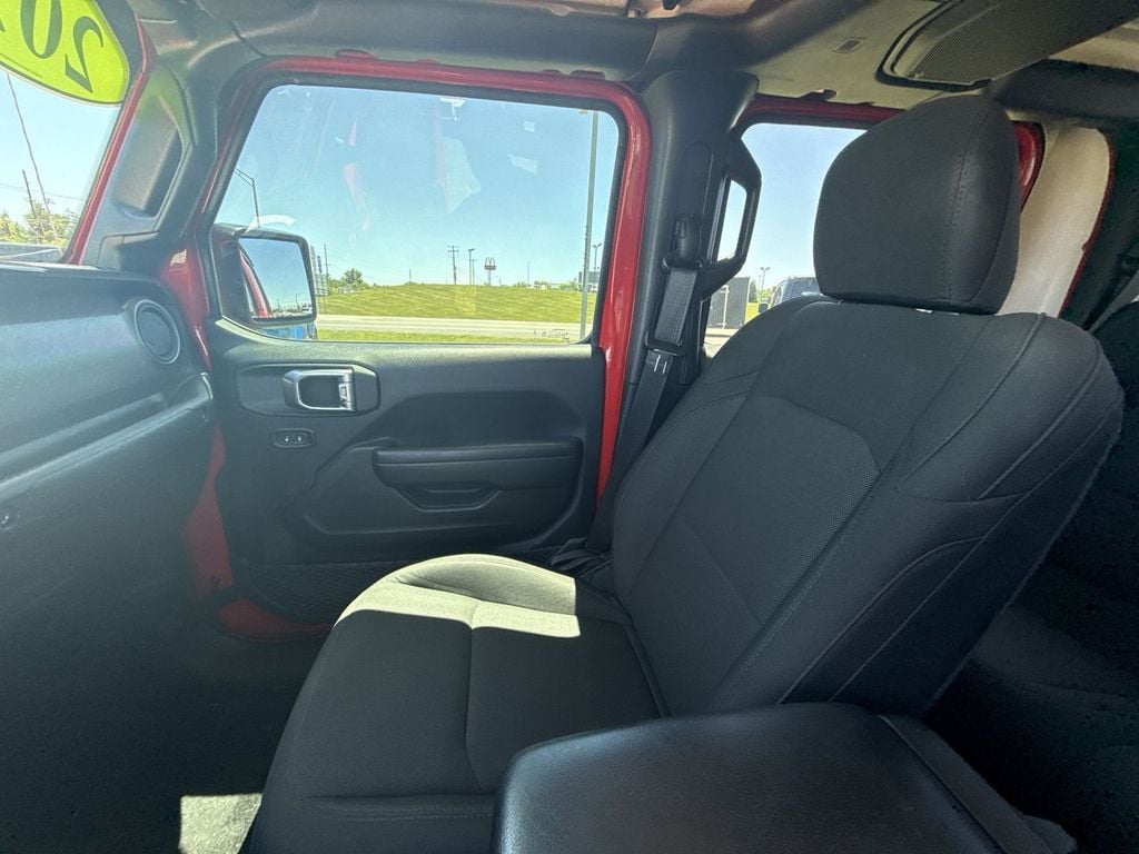 Pre-Owned 2023 Jeep Gladiator Sport S - photo - 30