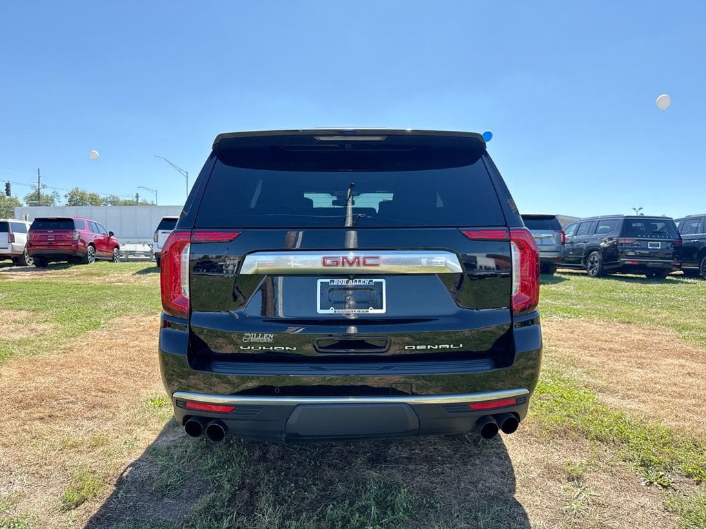 Pre-Owned 2023 GMC Yukon Denali - photo - 18