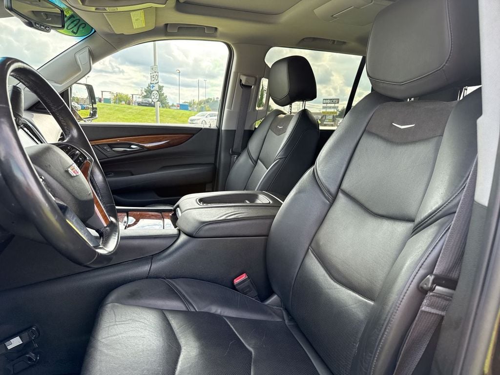 Pre-Owned 2016 Cadillac Escalade Luxury - photo - 23