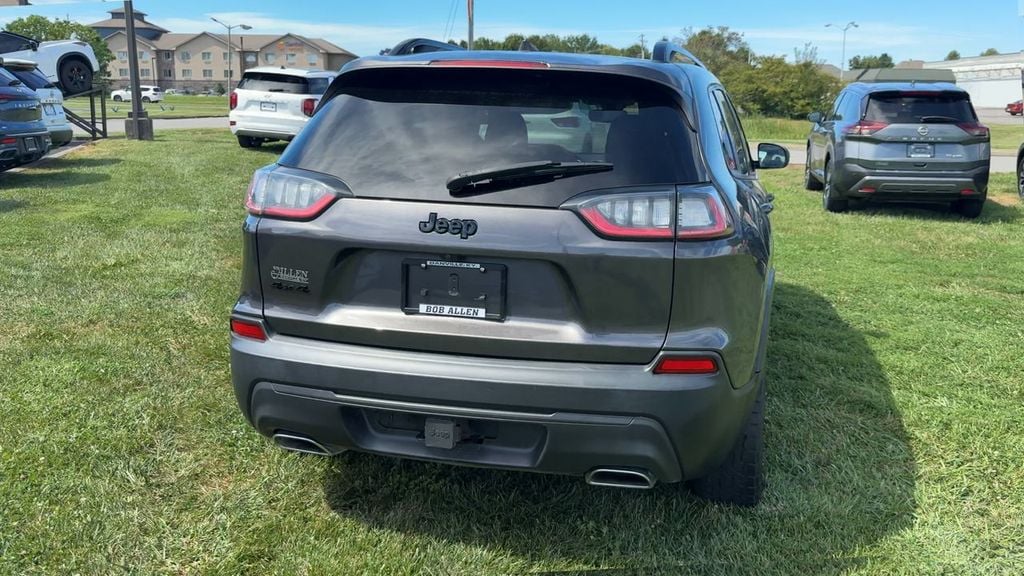 Pre-Owned 2022 Jeep Cherokee Latitude Lux - photo - 5