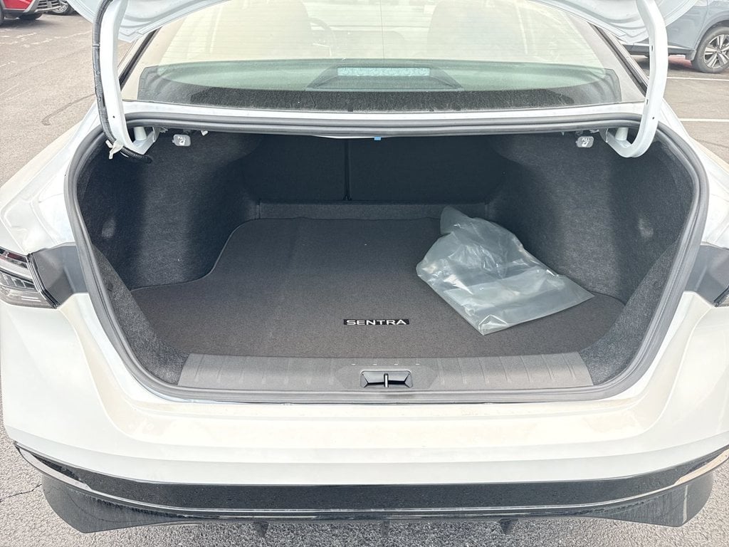New 2027 Nissan Sentra SR - photo - 16