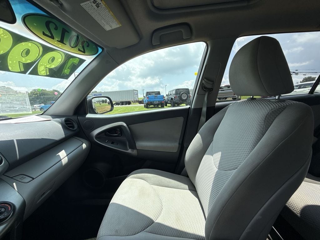 Pre-Owned 2012 Toyota RAV4 Base - photo - 20