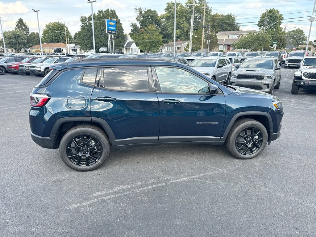 New 2026 Jeep Compass Latitude - photo - 13