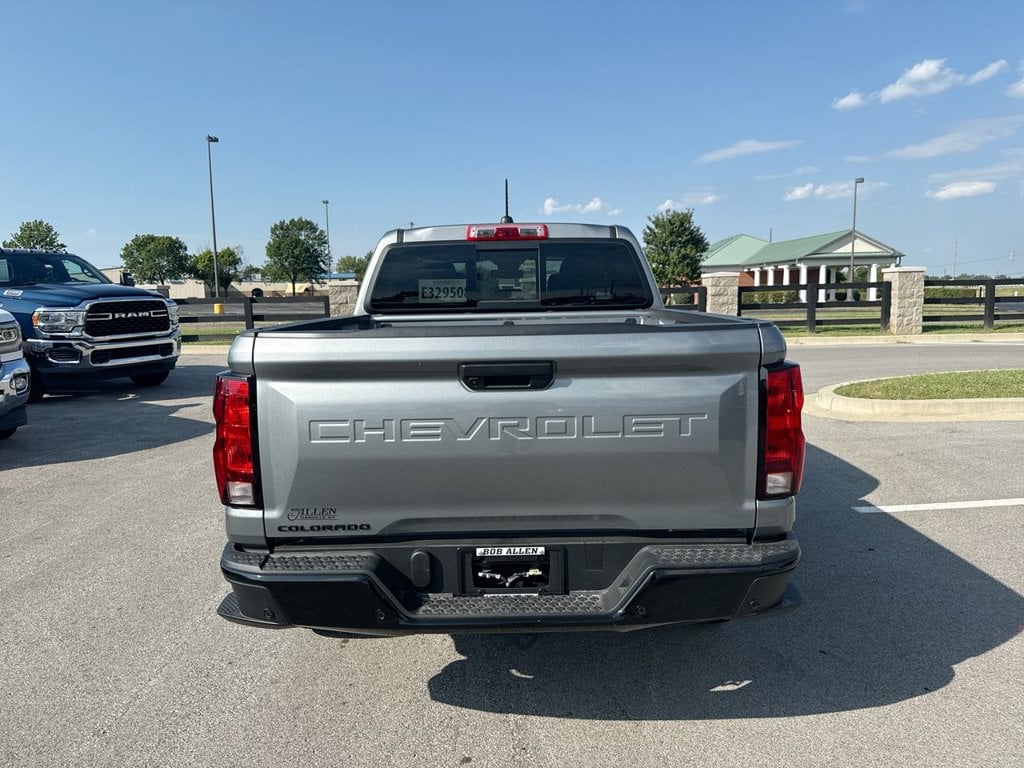 Pre-Owned 2026 Chevrolet Colorado Work Truck - photo - 17