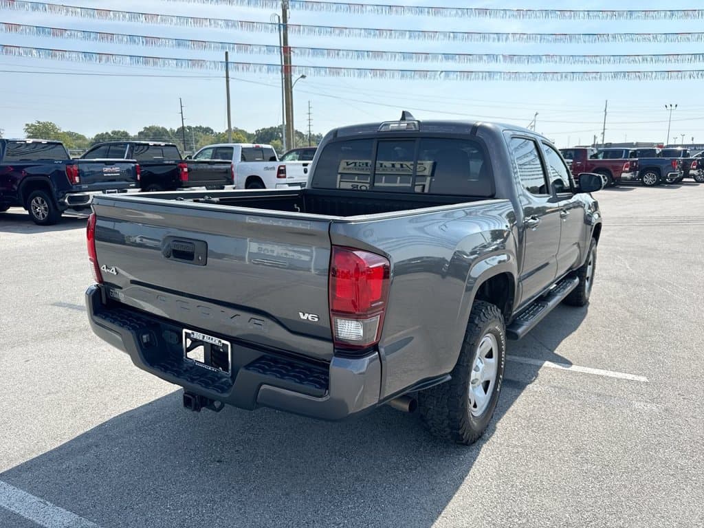 Pre-Owned 2022 Toyota Tacoma SR - photo - 4
