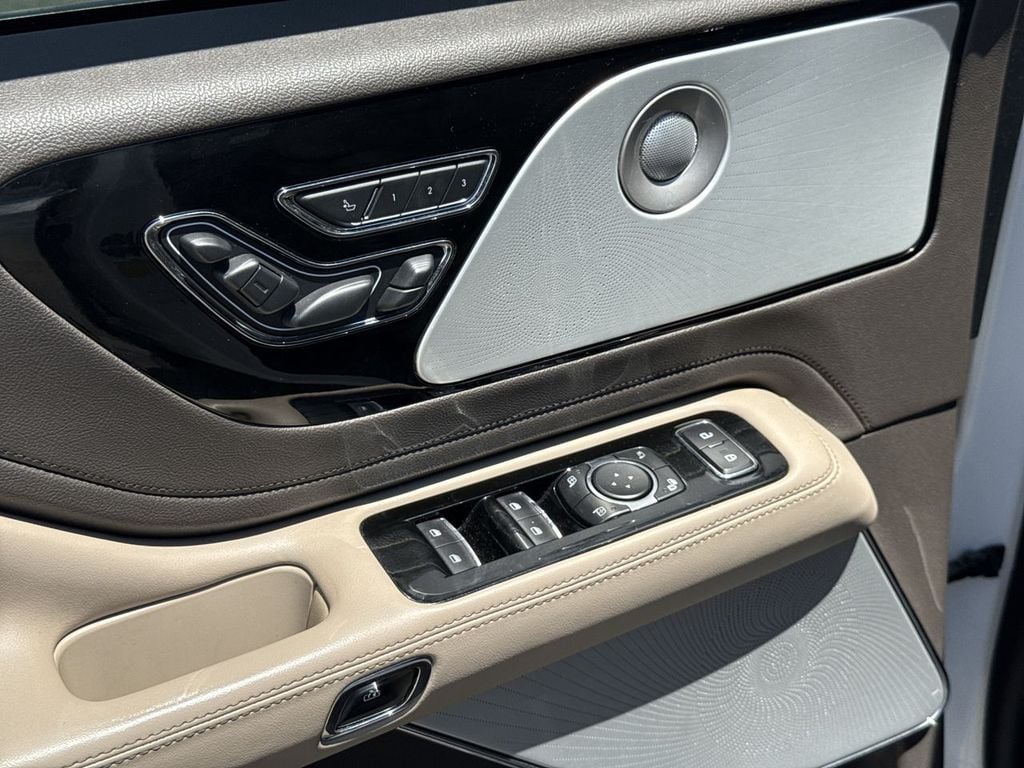 Pre-Owned 2021 Lincoln Aviator Reserve - photo - 21