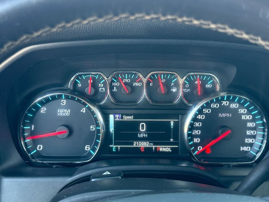 Pre-Owned 2019 Chevrolet Silverado 1500 LD LT - photo - 15