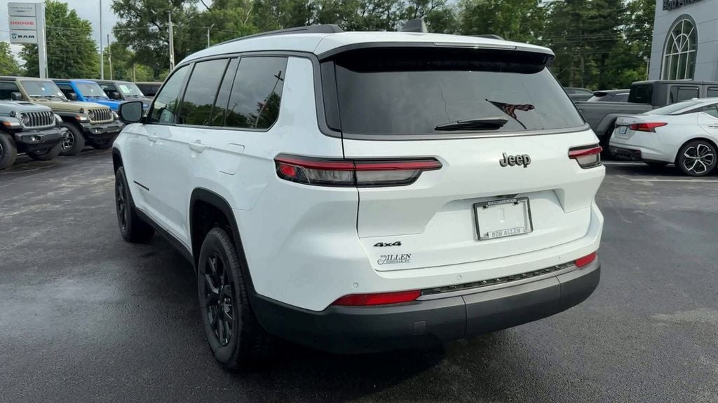 New 2026 Jeep Grand Cherokee L Altitude - photo - 4