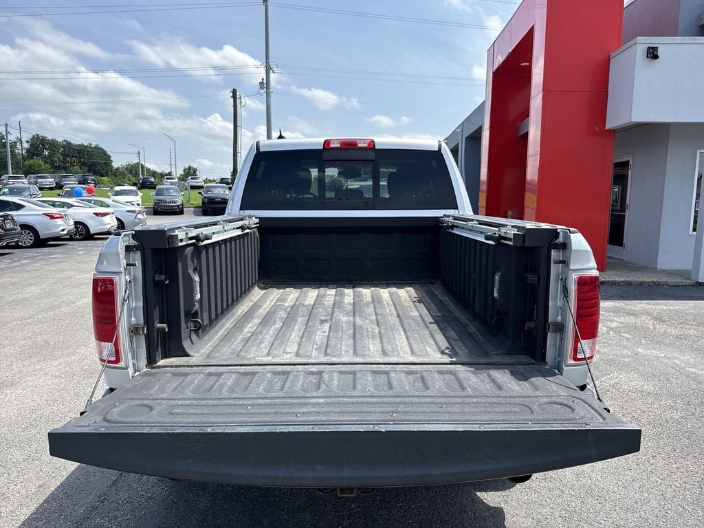 Pre-Owned 2017 Ram 1500 Laramie - photo - 8
