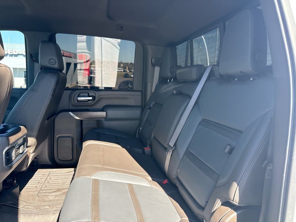 Pre-Owned 2021 GMC Sierra 2500HD Denali - photo - 18