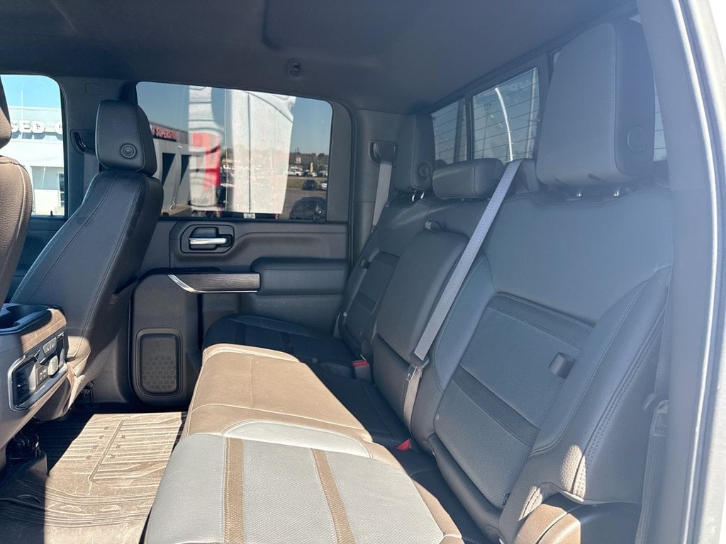 Pre-Owned 2021 GMC Sierra 2500HD Denali - photo - 18