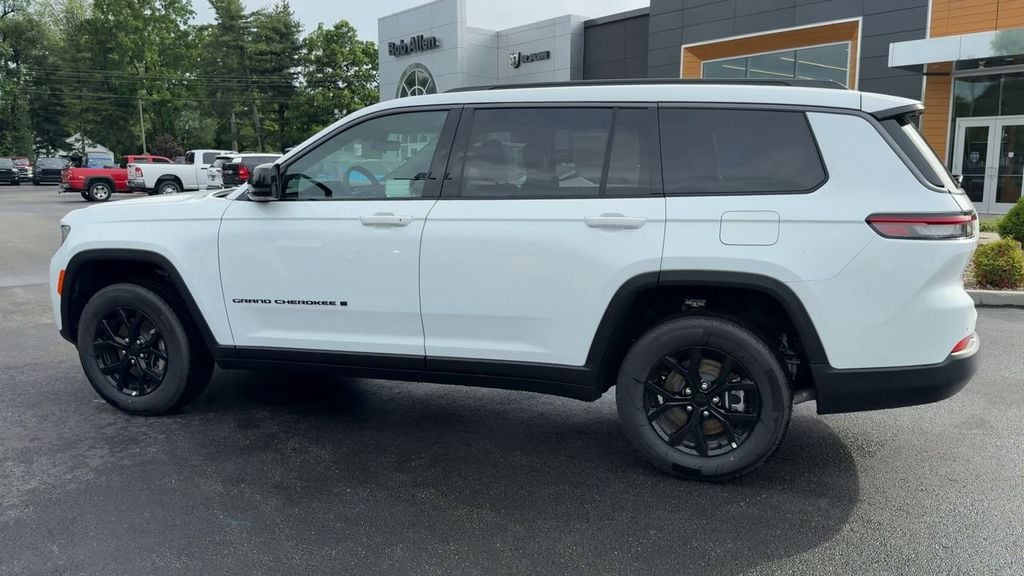 New 2026 Jeep Grand Cherokee L Altitude - photo - 3