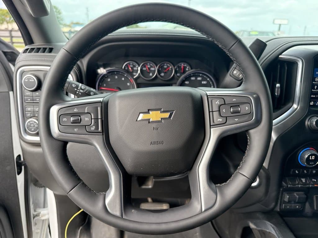 Pre-Owned 2023 Chevrolet Silverado 2500HD LTZ - photo - 22