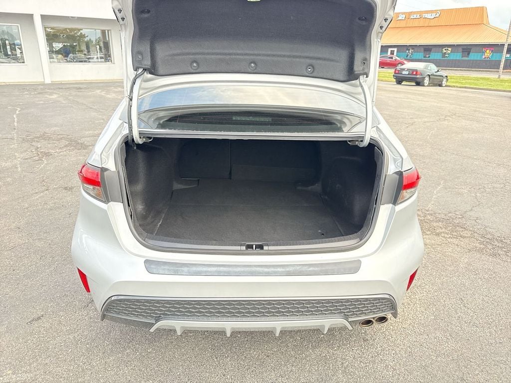 Pre-Owned 2021 Toyota Corolla XSE - photo - 16