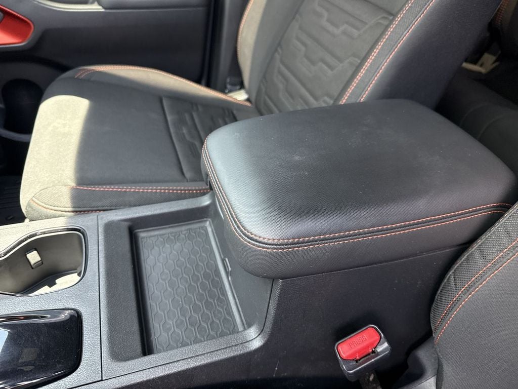 Pre-Owned 2024 Nissan Frontier PRO-4X - photo - 24