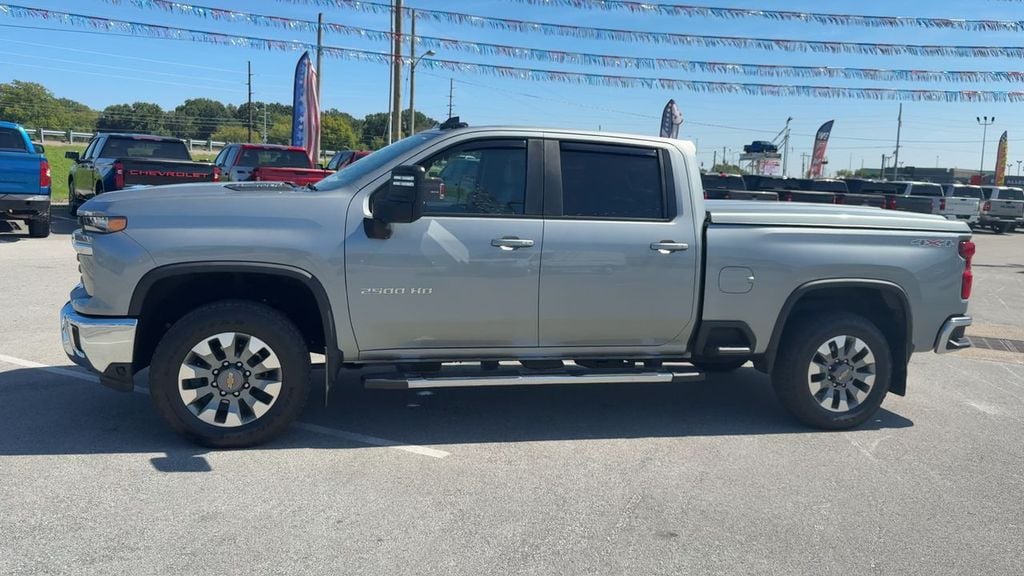 Pre-Owned 2025 Chevrolet Silverado 2500HD LT - photo - 2