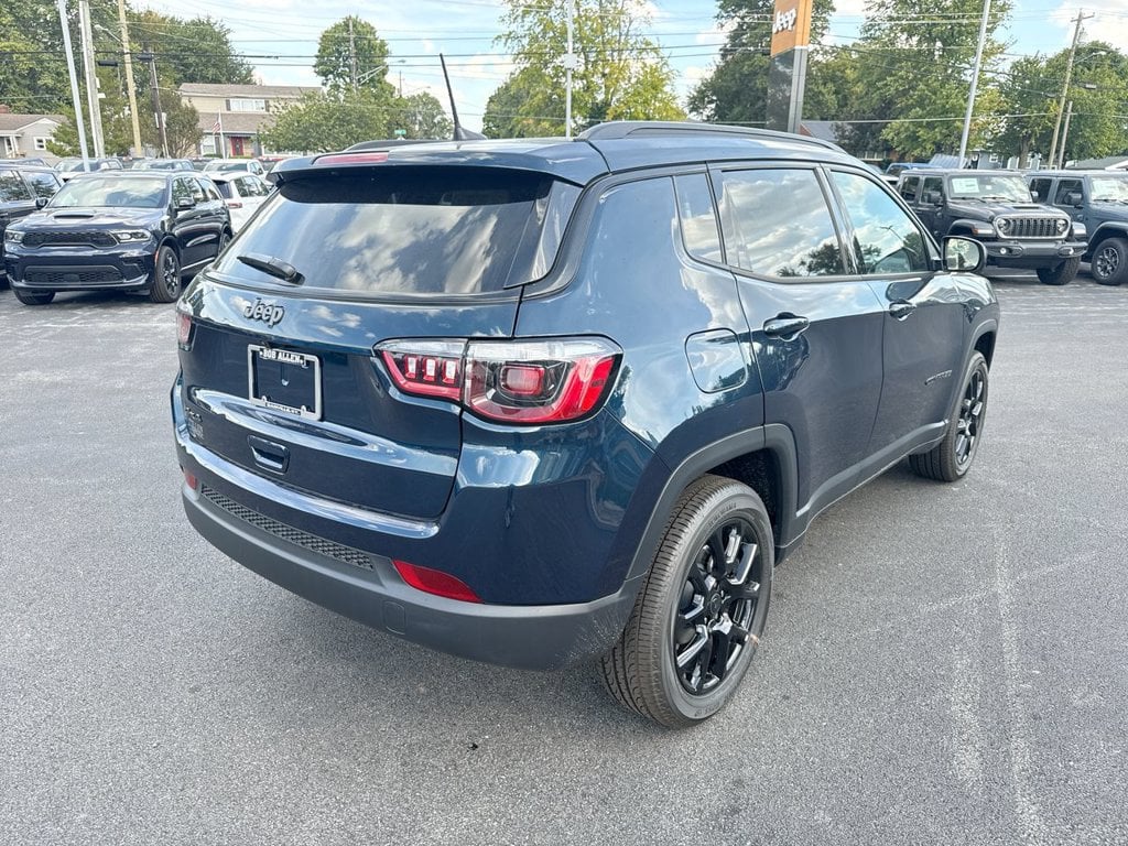 New 2026 Jeep Compass Latitude - photo - 12