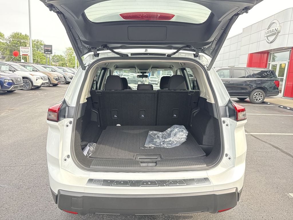 New 2026 Nissan Rogue SV - photo - 16