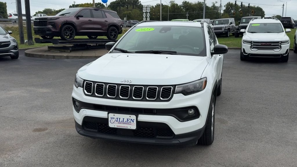 Pre-Owned 2025 Jeep Compass Latitude - photo - 1