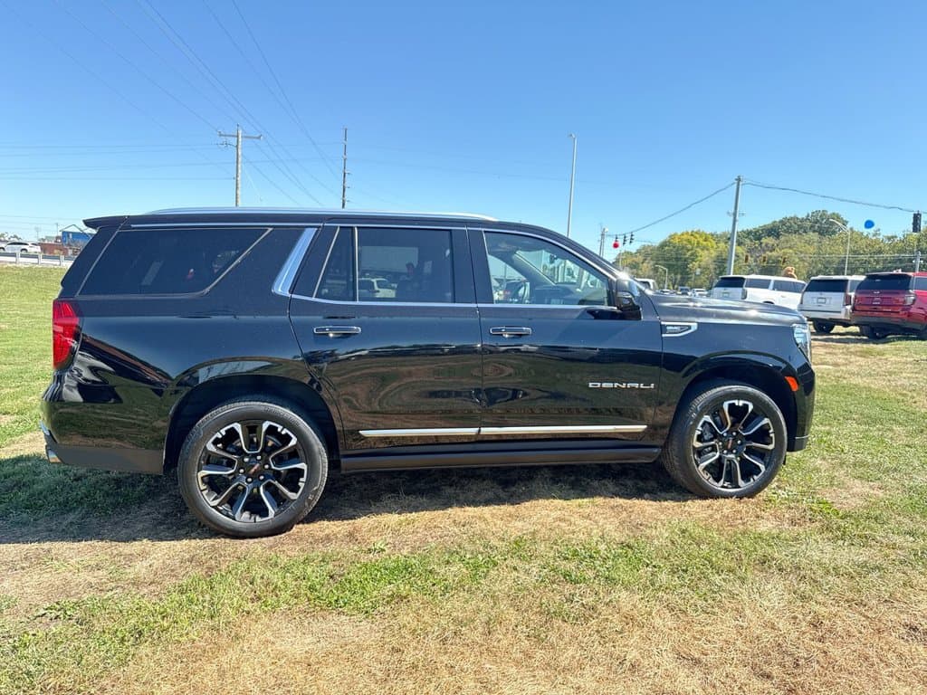 Pre-Owned 2023 GMC Yukon Denali - photo - 13