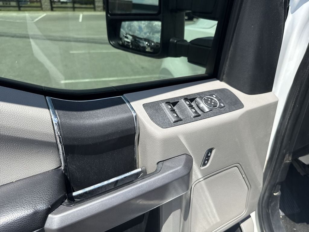 Pre-Owned 2018 Ford F-250SD XLT - photo - 19