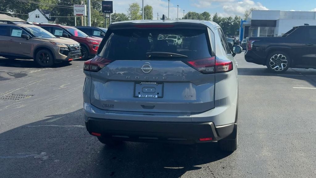 New 2026 Nissan Rogue SV - photo - 5