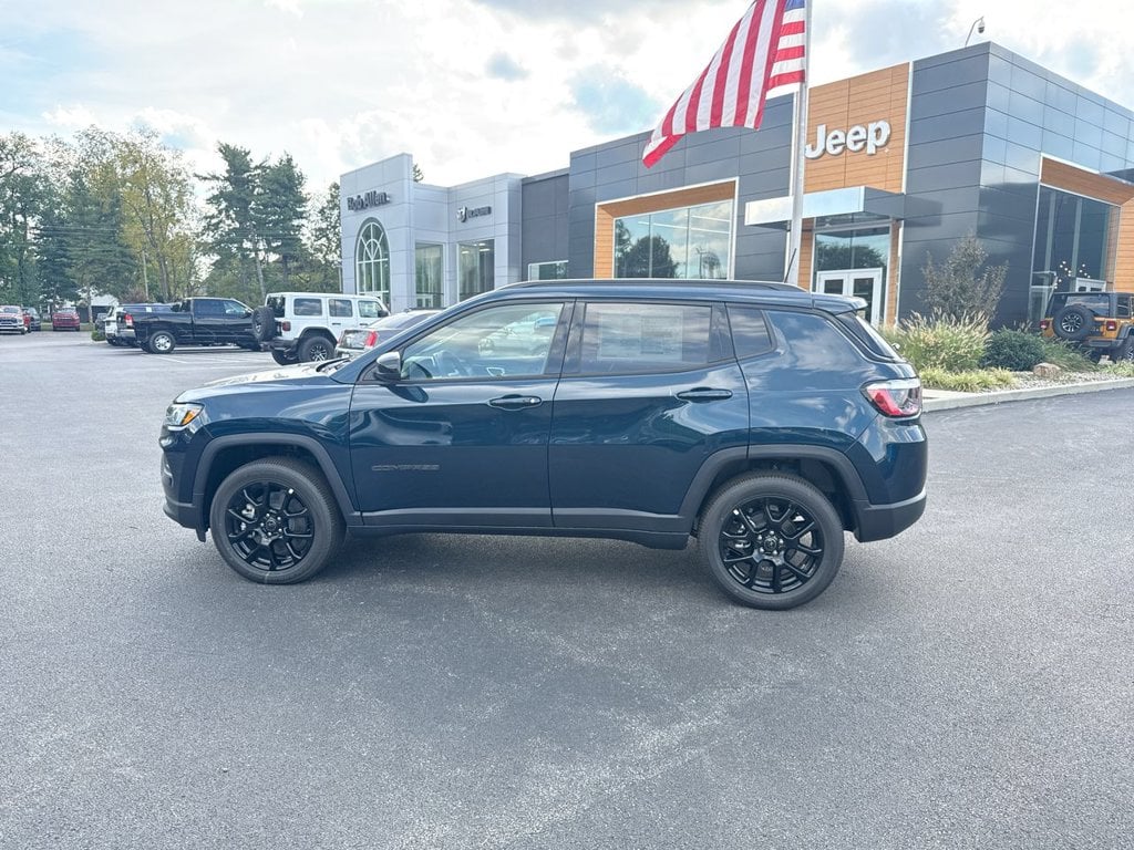 New 2026 Jeep Compass Latitude - photo - 10