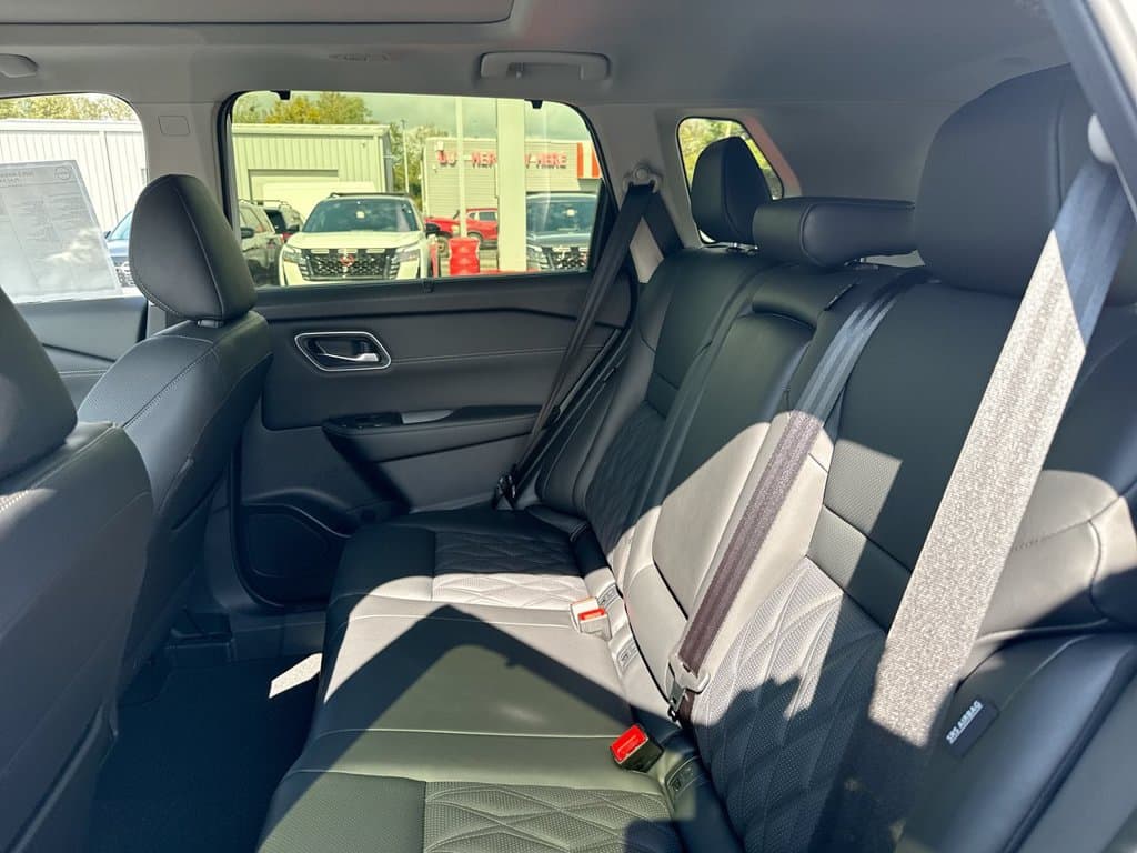 New 2026 Nissan Rogue Platinum - photo - 19