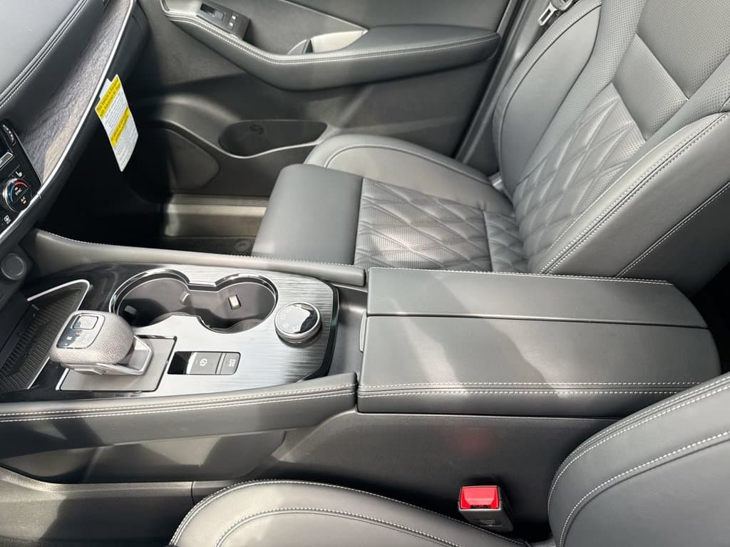 New 2026 Nissan Rogue Platinum - photo - 25