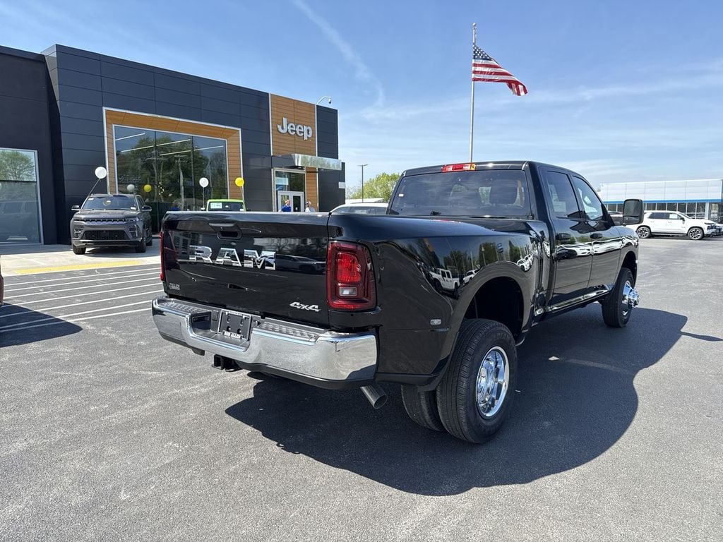 New 2026 Ram 3500 Tradesman - photo - 12