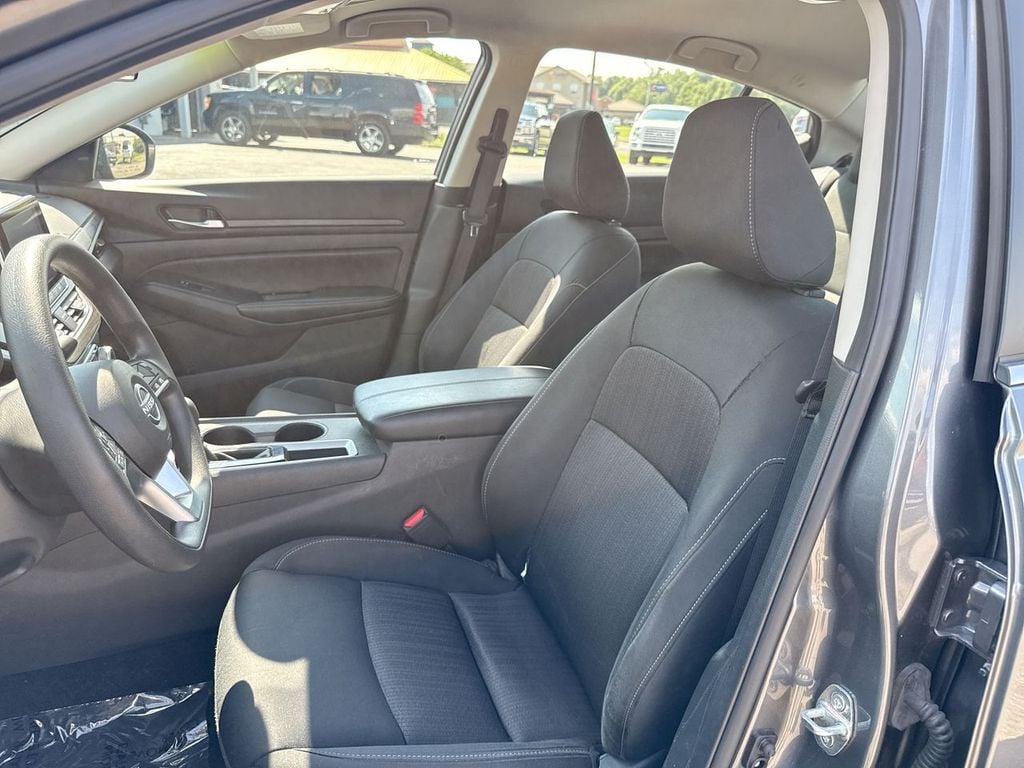 Pre-Owned 2025 Nissan Altima 2.5 SV - photo - 20