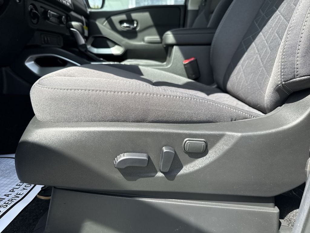 New 2026 Nissan Frontier SV - photo - 21